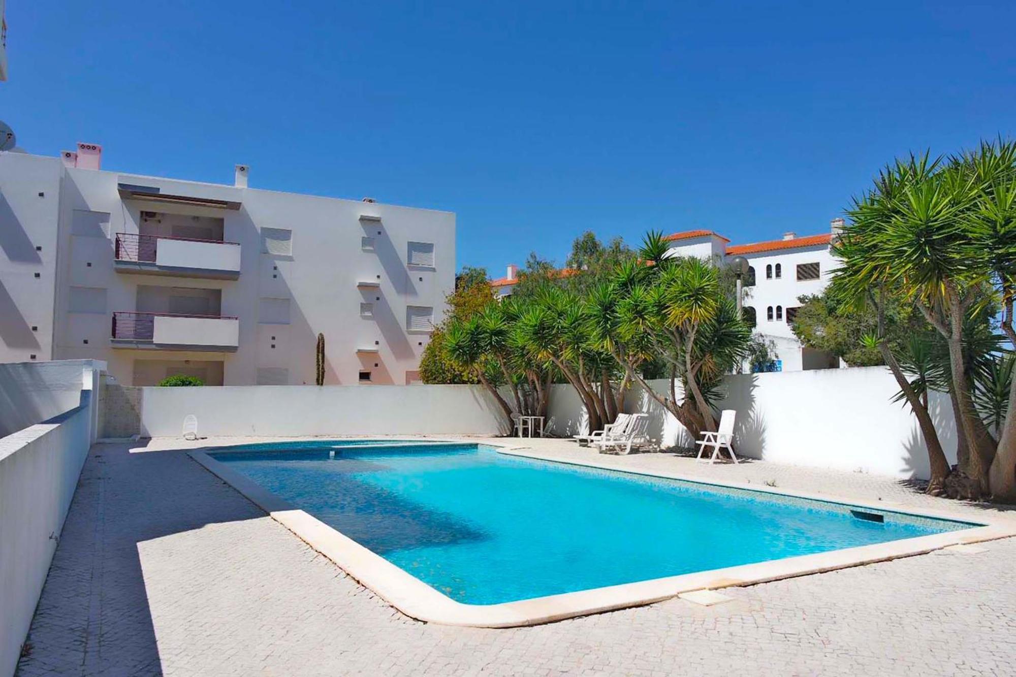 A10 - Silence Ground-floor And Pool * Lagos